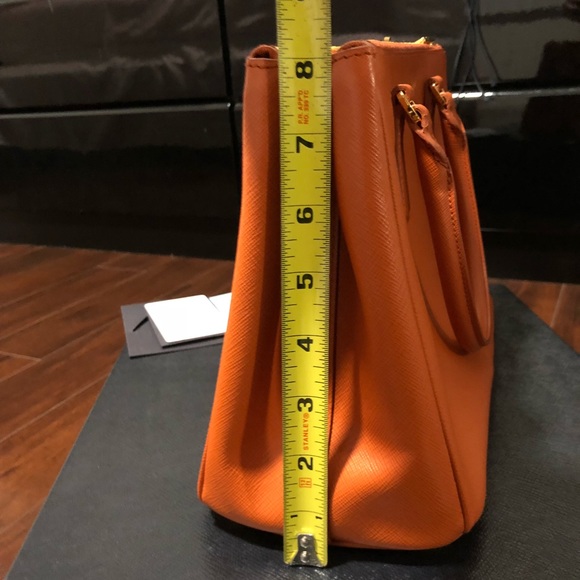AUTHENTIC!!! DISCONTINUED Prada papaya - Picture 7 of 11